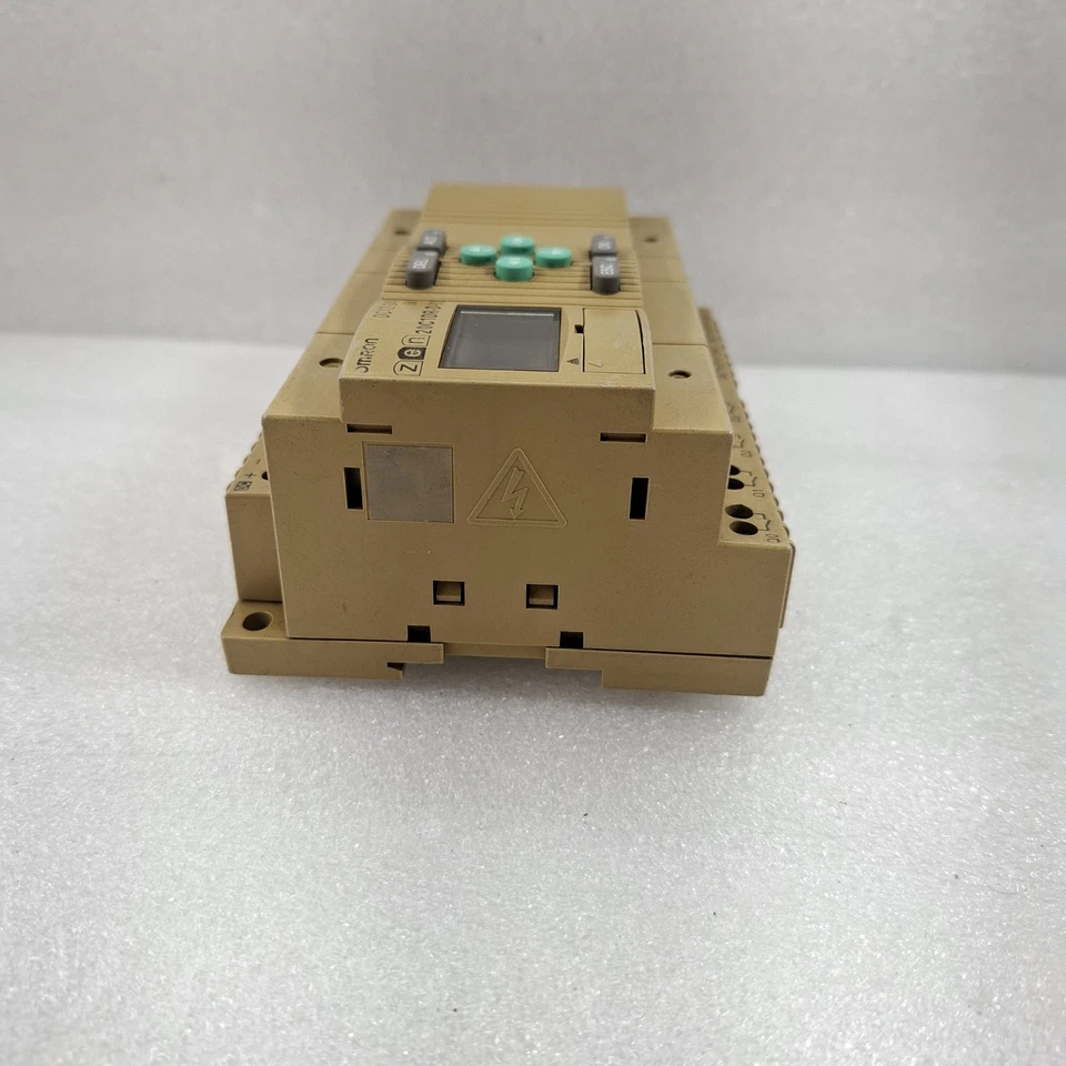 OMRON ZEN-20C1DR-D-V2 CPU UNIT 24V DC TESTED AS PHOTOS 20C1DRDV2